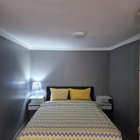 2 With Garden 别墅