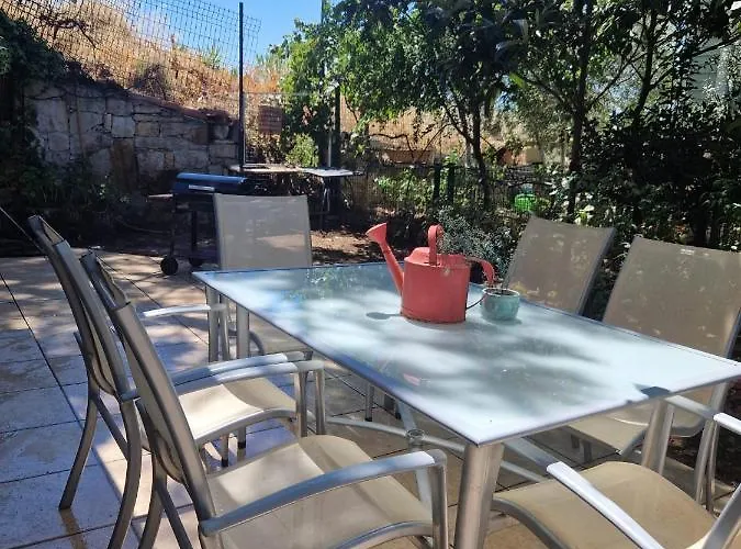 2 With Garden 别墅