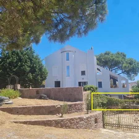 Villa 2 With Garden *